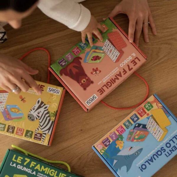 Libro y Juego ¡Cuidado con el tiburon! Manolito Books